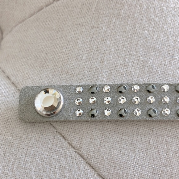 🩶🤍Swarovski Gray and Silver Crystal Bracelet 🤍🩶 - Picture 6 of 7